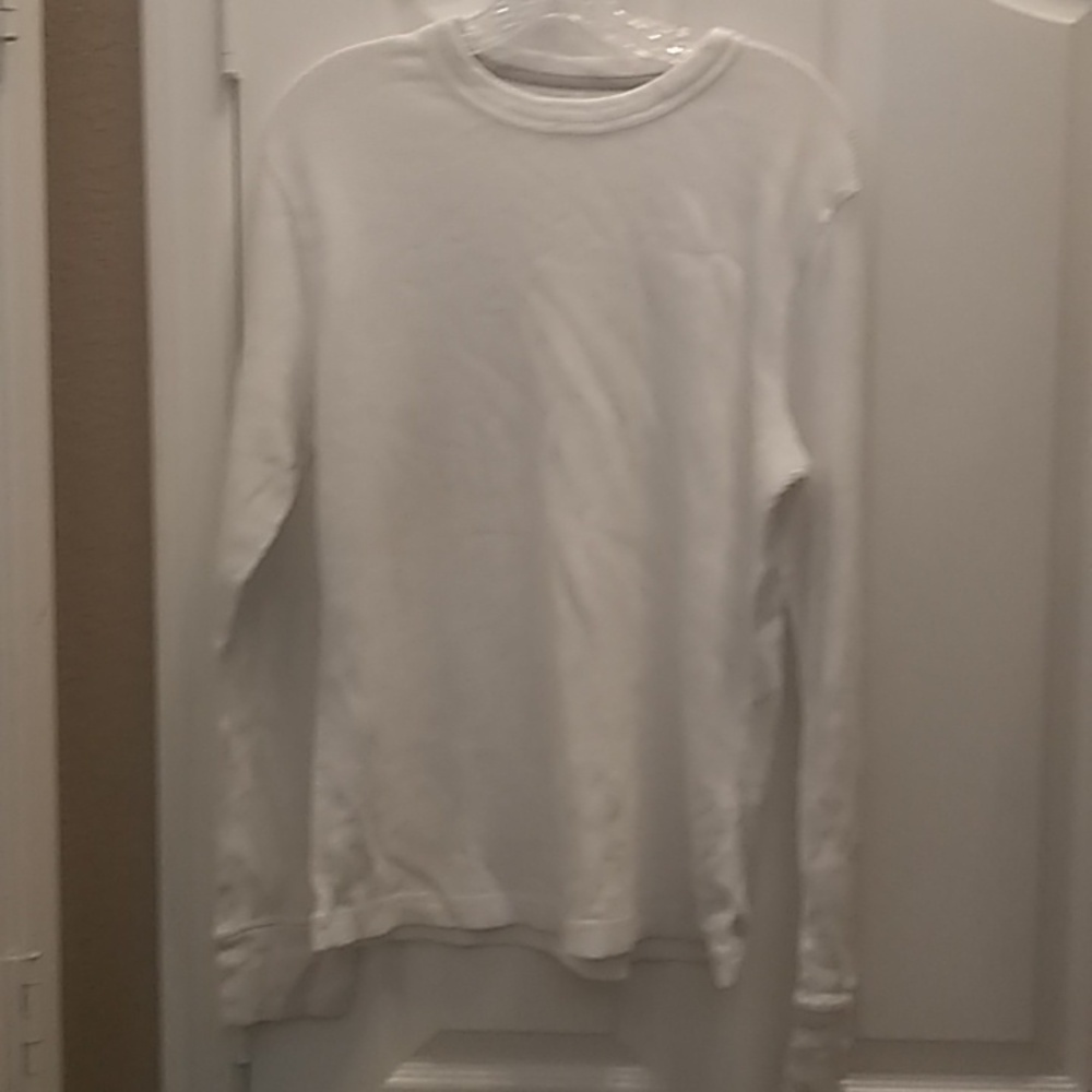 FINAL MARKDOWN Men’s Arizona waffle weave tee medium